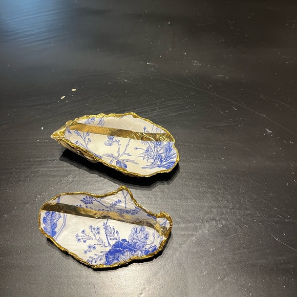 Oyster Shell Art - Picture 2 of 2